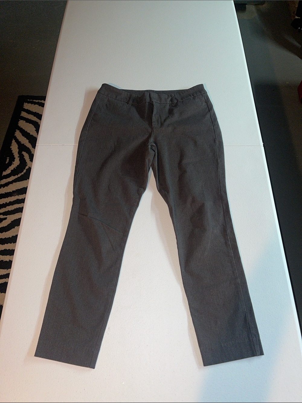 Old Navy Women's Cropped Ankle Pants in Dark Gray